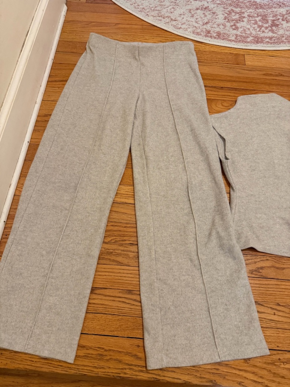 Women’s Divided by H&M Wide-Leg Knit Pants M & tank XS beige - Picture 3 of 9